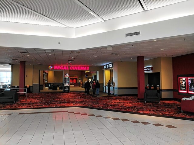 Regal Cinemas Silver City Galleria Taunton Massachusetts