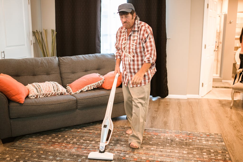 Best Lightweight Vacuum Cleaner for Elderly