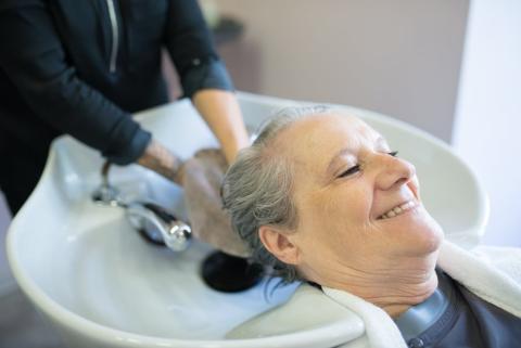 7 Best Shampoo for Gray Hair Options to Remove Yellow Tone